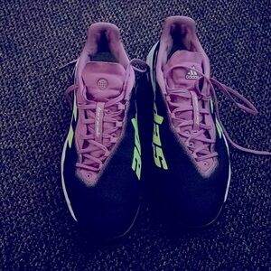 Adidas Barricade Men’s size 12, excellent condition. Worn a few times.